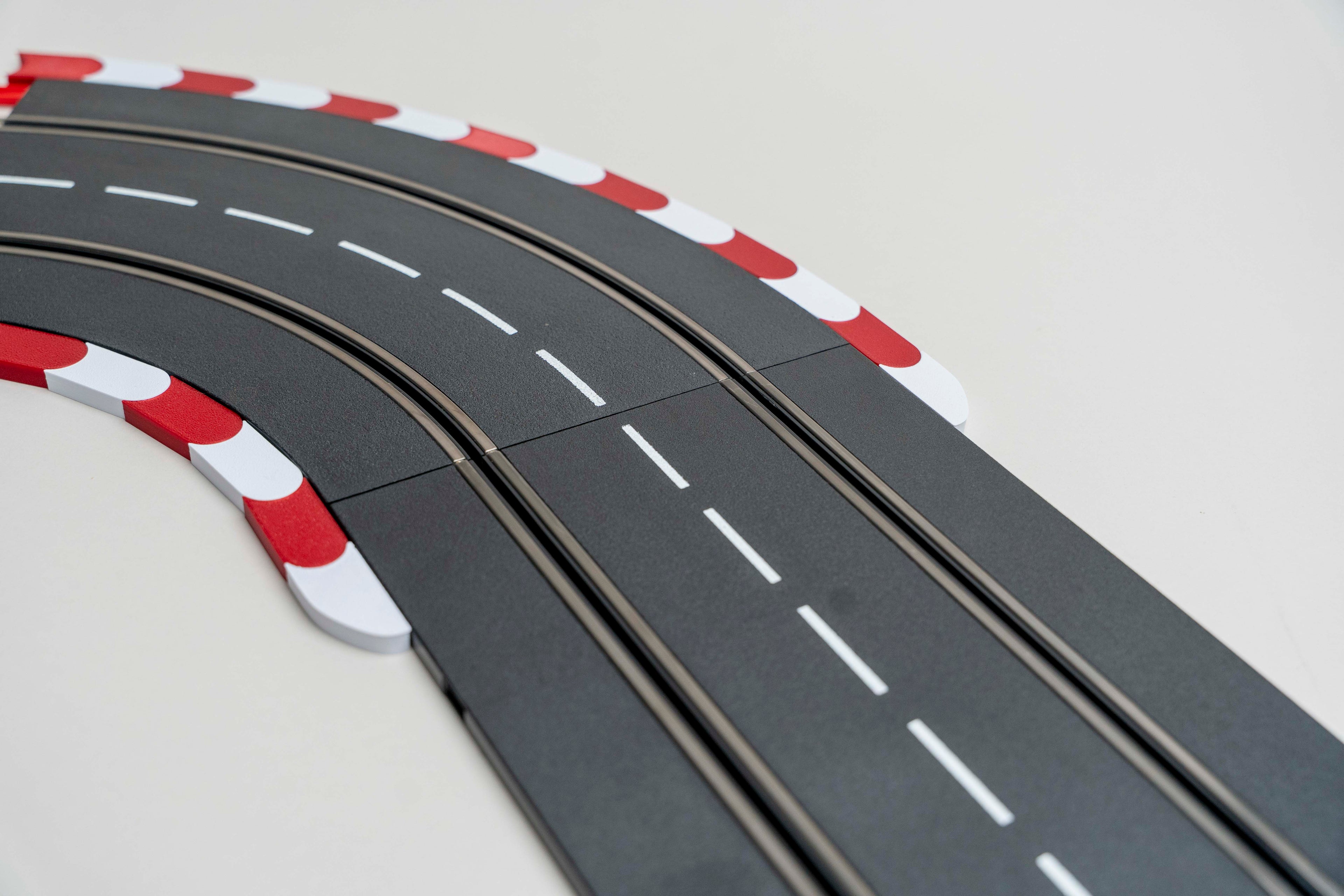 Slotcar Curbs für Slotcar-Rennbahnen Maßstab 1:32 / 1:24 Passend für Carrera