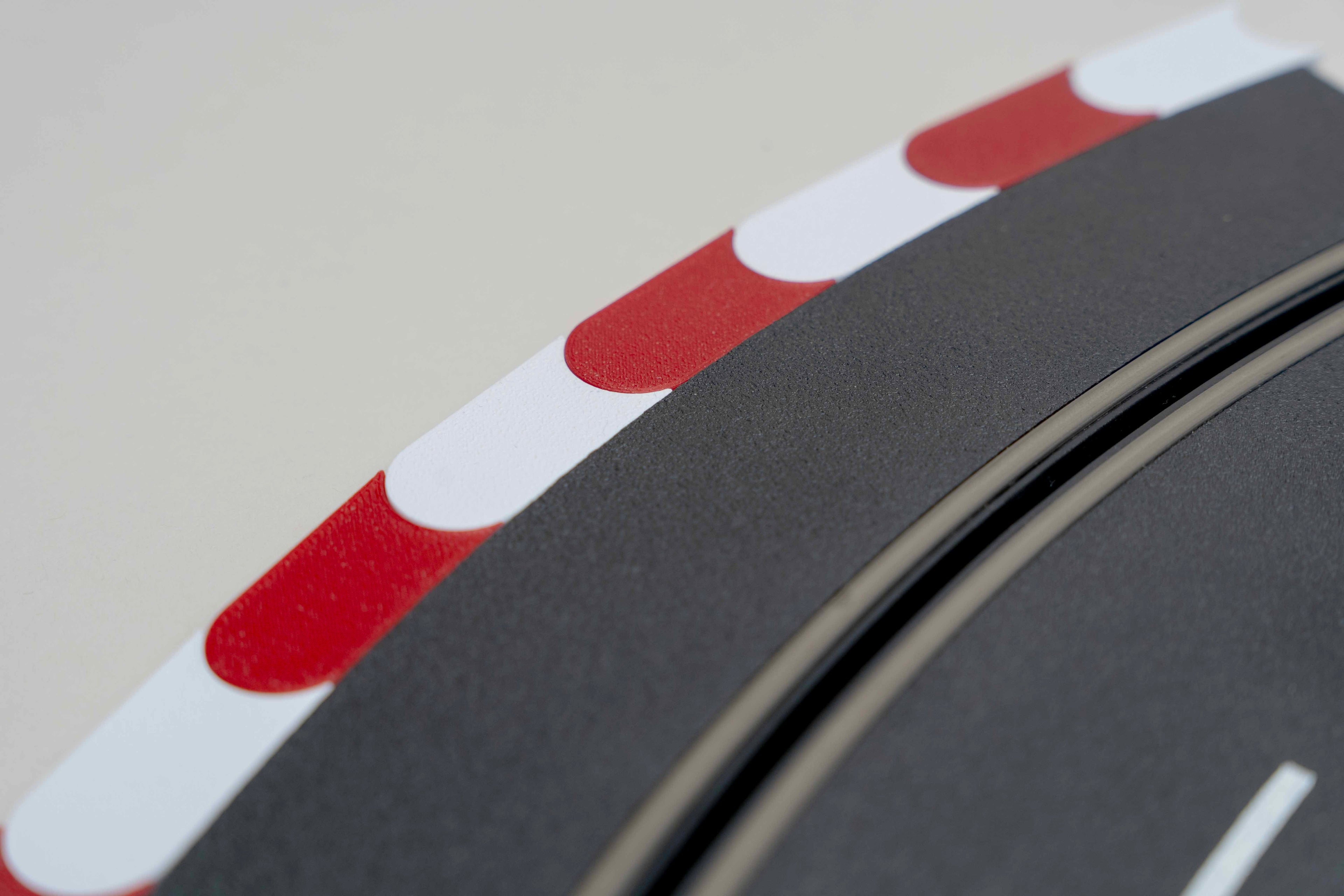 Slotcar Curbs für Slotcar-Rennbahnen Maßstab 1:32 / 1:24 Passend für Carrera