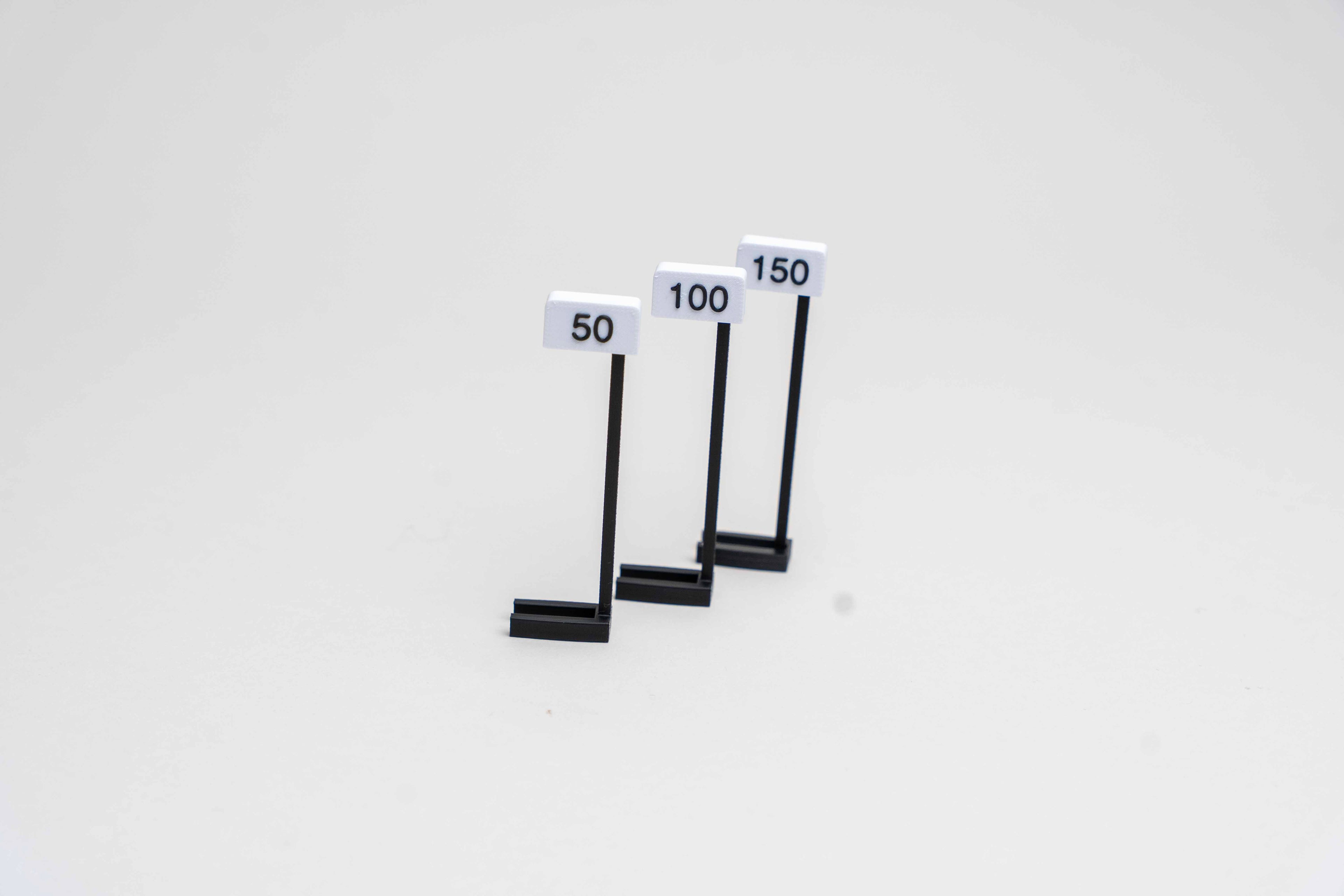 Slotcar Bremsschilder für Slotcar-Rennbahnen 1:32 / 1:24Passend für Carrera